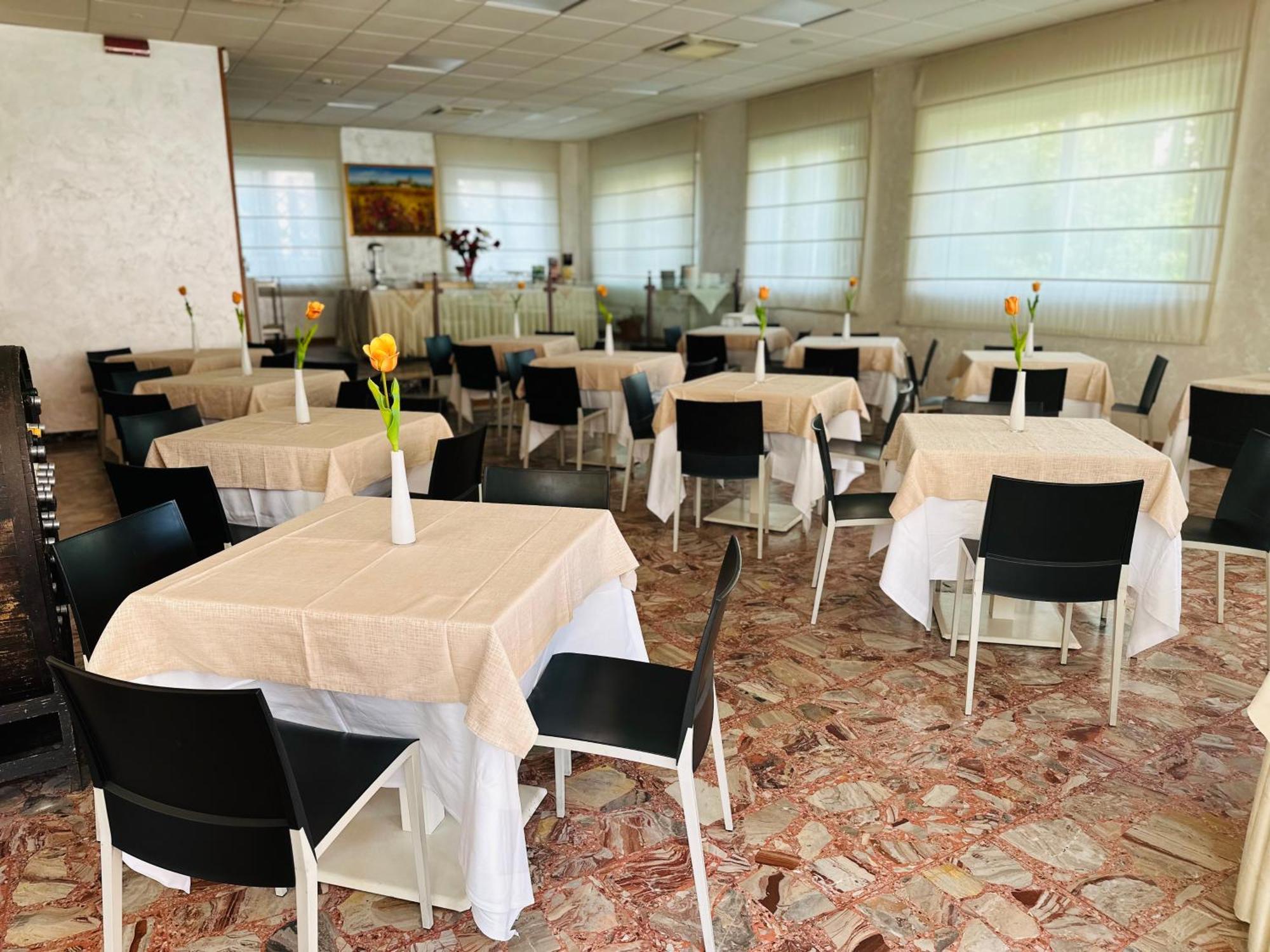 Hotel Morolli Rimini Eksteriør billede